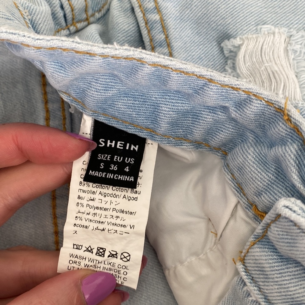Shein high waisted shorts - Picture 3 of 3
